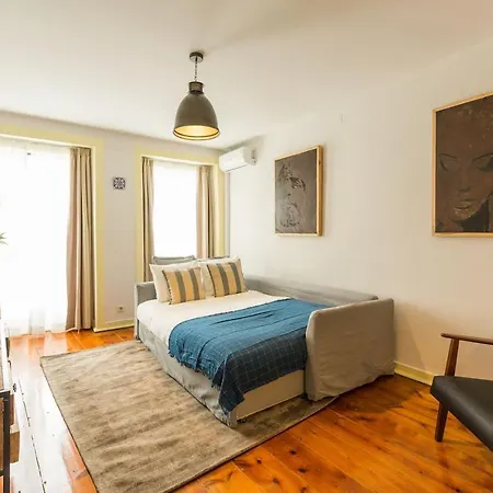 Ola - Rato Iii * Lisbon